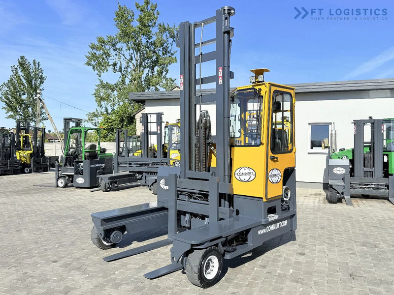Combilift FOUR-WAY MULTIDIRECTIONAL FORKLIFT / C4000 / DUPLEX - 5500MM / FREE-LIFT / FORKS POSITIONER / LIKE-NEW FOUR-WAY MULTIDIRECTIONAL - Négyutas tolóoszlopos targoncá: 2 kép. Combilift FOUR-WAY MULTIDIRECTIONAL FORKLIFT / C4000 / DUPLEX - 5500MM / FREE-LIFT / FORKS POSITIONER / LIKE-NEW FOUR-WAY MULTIDIRECTIONAL - Négyutas tolóoszlopos targoncá: 2 kép.