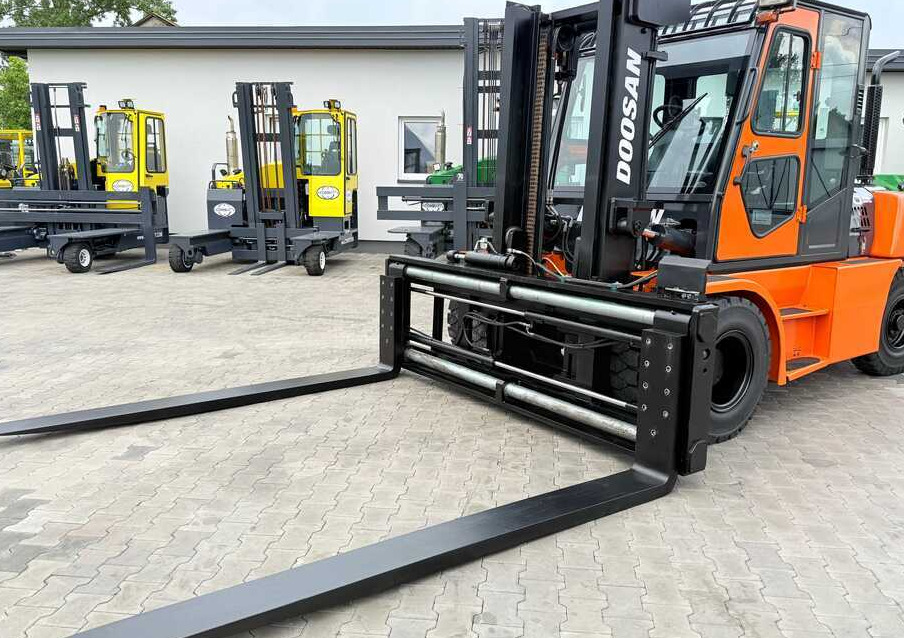 Doosan DOOSAN / DUPLEX 3000MM / SIDE SHIFT / FORK POSITIONER / 2500MM FORKS / 7000KG / CABIN / LIKE NEW - Dízel targonca: 1 kép. Doosan DOOSAN / DUPLEX 3000MM / SIDE SHIFT / FORK POSITIONER / 2500MM FORKS / 7000KG / CABIN / LIKE NEW - Dízel targonca: 1 kép.