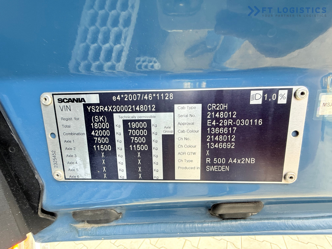 SCANIA R500 / STANDARD / RETARDER / 6X AIR SUSPENSION / PARKING AIR CONDITIONING / INTERAXLE COVERS / 2X BED / FRIDGE / RETARDER / LIKE NEW - Nyergesvontató: 4 kép. SCANIA R500 / STANDARD / RETARDER / 6X AIR SUSPENSION / PARKING AIR CONDITIONING / INTERAXLE COVERS / 2X BED / FRIDGE / RETARDER / LIKE NEW - Nyergesvontató: 4 kép.