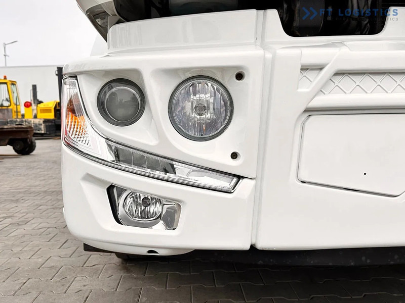 Renault Midlum 250 Renault D 250 / AUTOMATIC / 4X2 / 18 PALLETS / TAIL LIFT / SIDE BOARDS / curtainsider truck - Ponyvás teherautó: 4 kép. Renault Midlum 250 Renault D 250 / AUTOMATIC / 4X2 / 18 PALLETS / TAIL LIFT / SIDE BOARDS / curtainsider truck - Ponyvás teherautó: 4 kép.