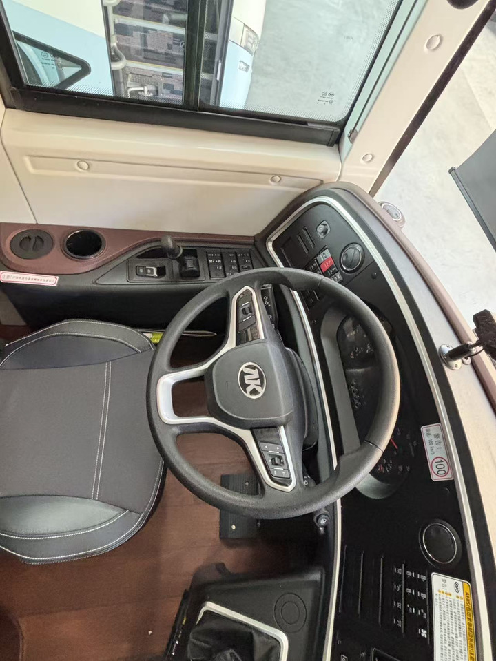 ANKAI N12 - Távolsági busz: 4 kép. ANKAI N12 - Távolsági busz: 4 kép.