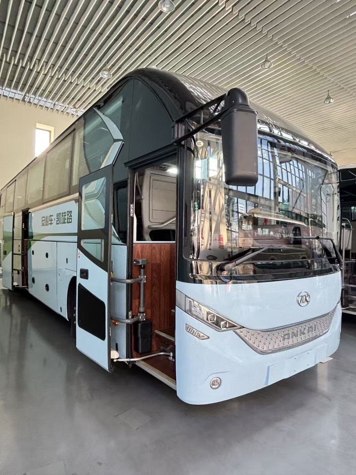 ANKAI N12 - Távolsági busz: 2 kép. ANKAI N12 - Távolsági busz: 2 kép.