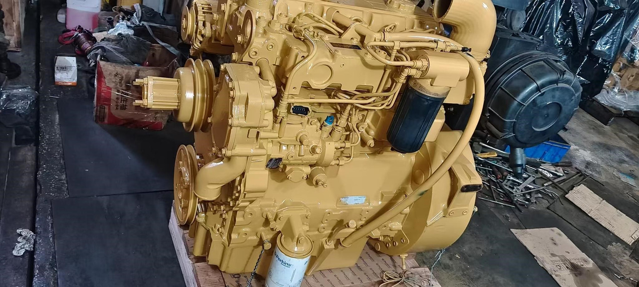 CATERPILLAR 3054 - Motor - Kotrógép: 1 kép. CATERPILLAR 3054 - Motor - Kotrógép: 1 kép.