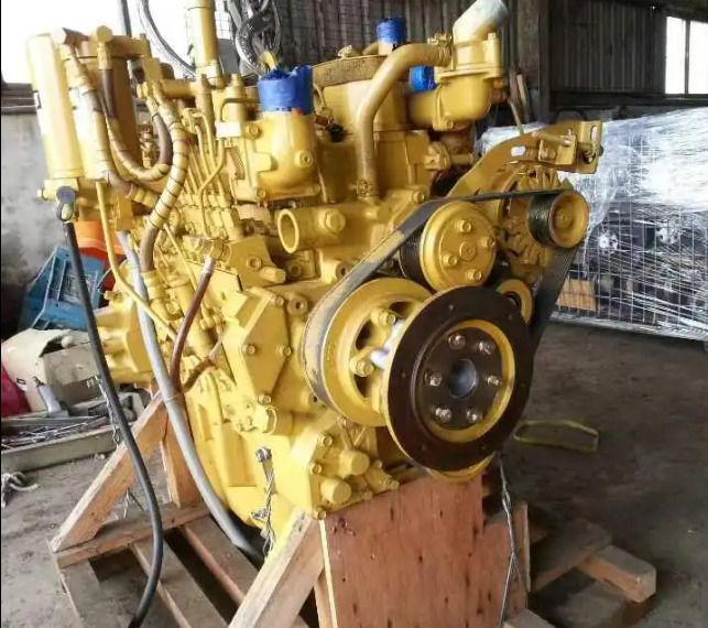 CATERPILLAR 3066 - Motor - Kotrógép: 2 kép. CATERPILLAR 3066 - Motor - Kotrógép: 2 kép.