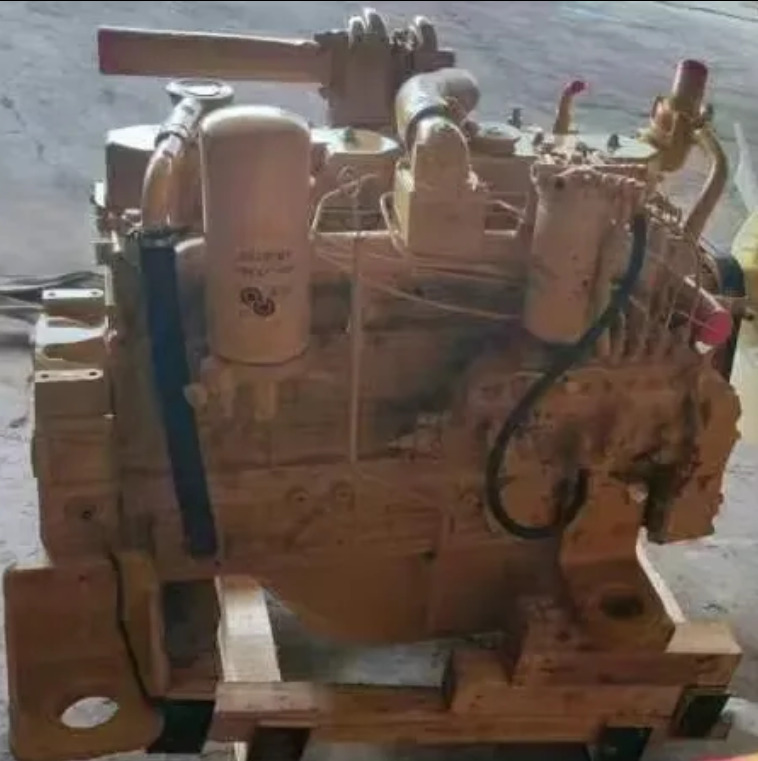 CATERPILLAR 3066 - Motor - Kotrógép: 2 kép. CATERPILLAR 3066 - Motor - Kotrógép: 2 kép.