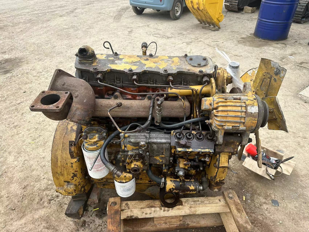 CATERPILLAR 3204 - Motor - Kotrógép: 1 kép. CATERPILLAR 3204 - Motor - Kotrógép: 1 kép.