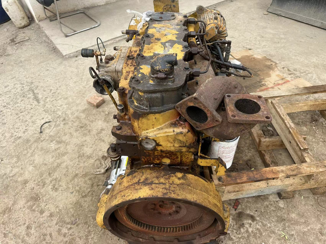 CATERPILLAR 3204 - Motor - Kotrógép: 2 kép. CATERPILLAR 3204 - Motor - Kotrógép: 2 kép.