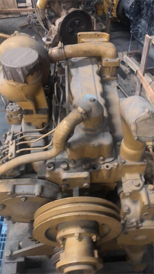 CATERPILLAR 3304DL - Motor - Kotrógép: 5 kép. CATERPILLAR 3304DL - Motor - Kotrógép: 5 kép.