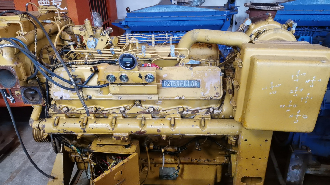 CATERPILLAR 3412 - Motor - Kotrógép: 2 kép. CATERPILLAR 3412 - Motor - Kotrógép: 2 kép.