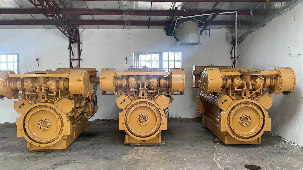 CATERPILLAR 3512 - Motor - Kotrógép: 5 kép. CATERPILLAR 3512 - Motor - Kotrógép: 5 kép.