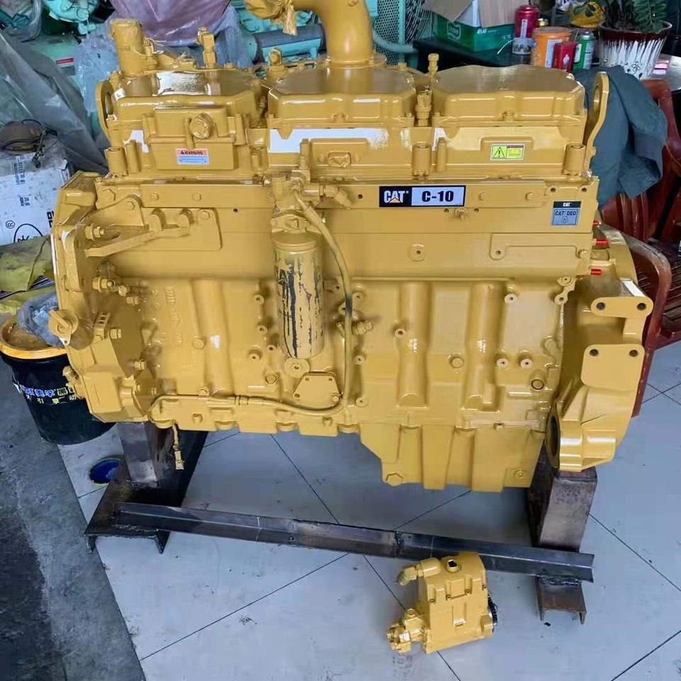 CATERPILLAR C10 - Motor - Kotrógép: 1 kép. CATERPILLAR C10 - Motor - Kotrógép: 1 kép.