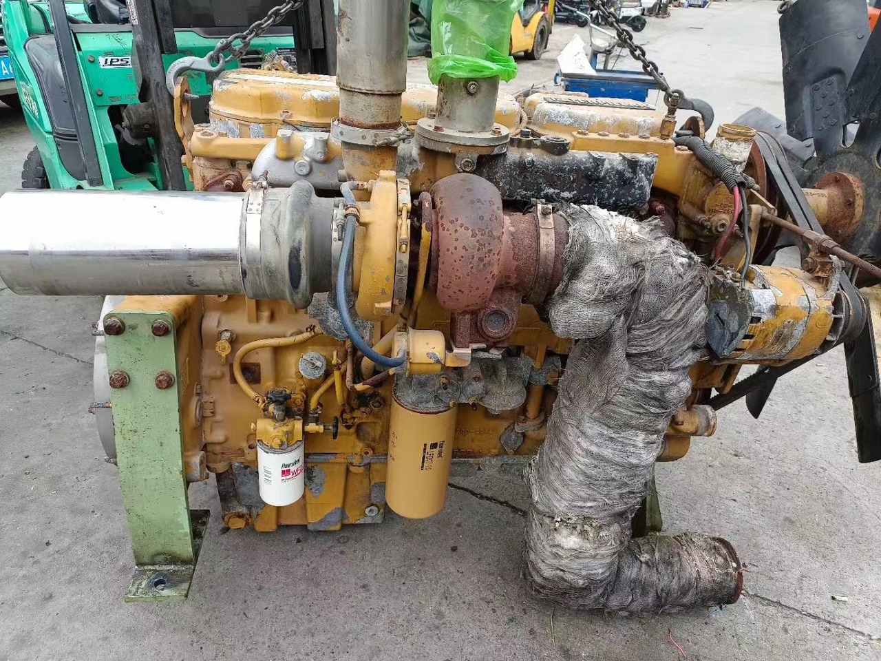 CATERPILLAR C12 - Motor - Kotrógép: 4 kép. CATERPILLAR C12 - Motor - Kotrógép: 4 kép.