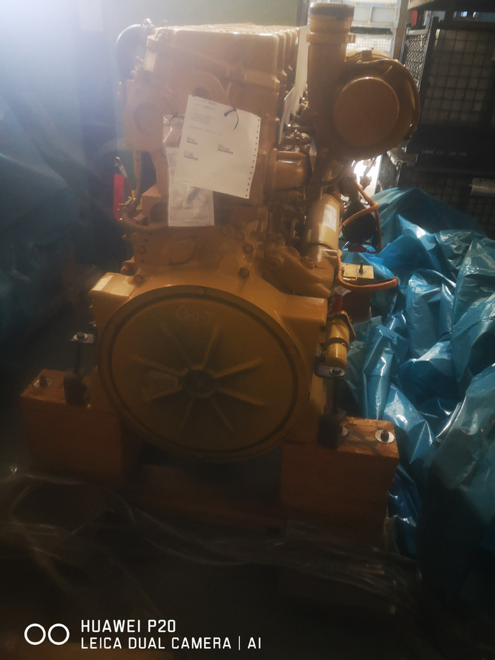 CATERPILLAR C18 - Motor - Építőipari gépek: 4 kép. CATERPILLAR C18 - Motor - Építőipari gépek: 4 kép.