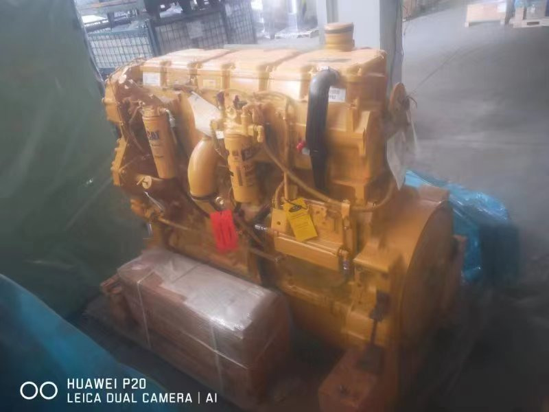CATERPILLAR C18 - Motor - Építőipari gépek: 2 kép. CATERPILLAR C18 - Motor - Építőipari gépek: 2 kép.