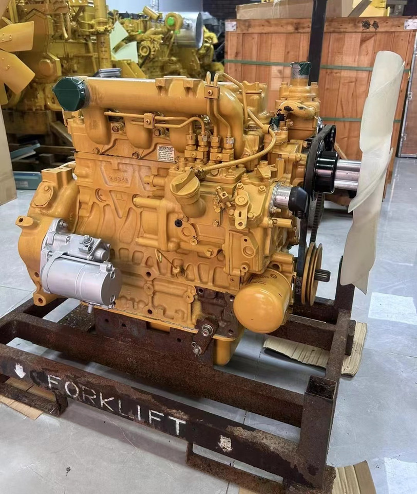 CATERPILLAR C2.4 - Motor - Kotrógép: 5 kép. CATERPILLAR C2.4 - Motor - Kotrógép: 5 kép.