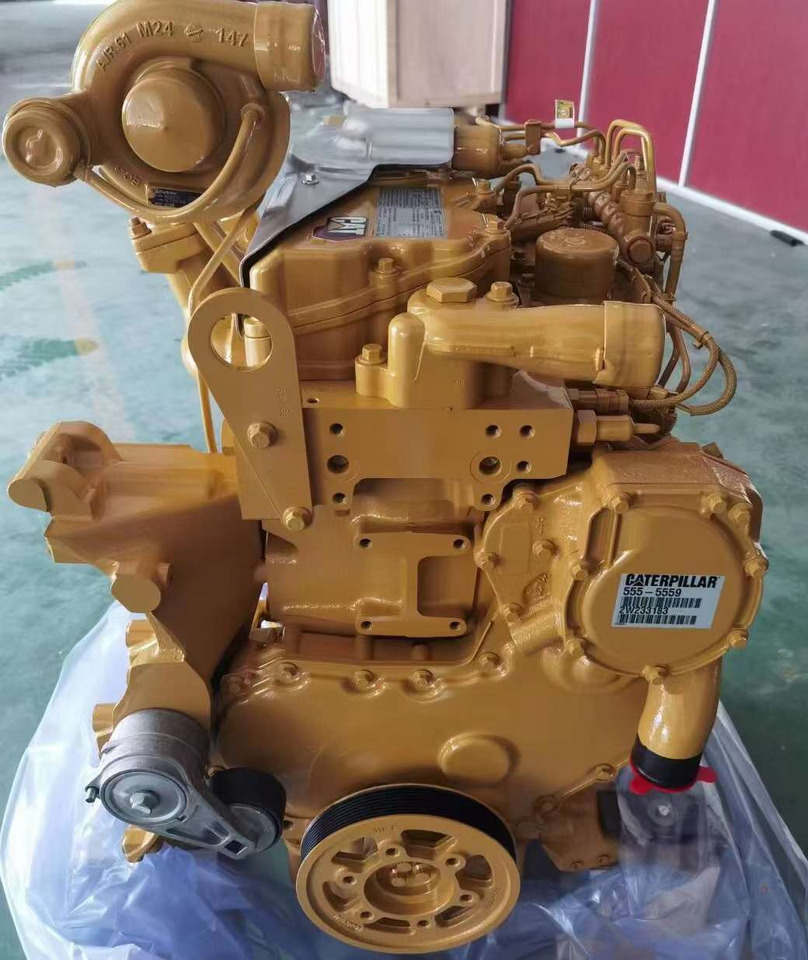 CATERPILLAR C4.4 - Motor - Kotrógép: 1 kép. CATERPILLAR C4.4 - Motor - Kotrógép: 1 kép.