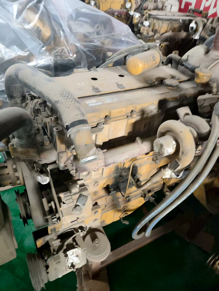 CATERPILLAR C6.4 - Motor - Kotrógép: 1 kép. CATERPILLAR C6.4 - Motor - Kotrógép: 1 kép.