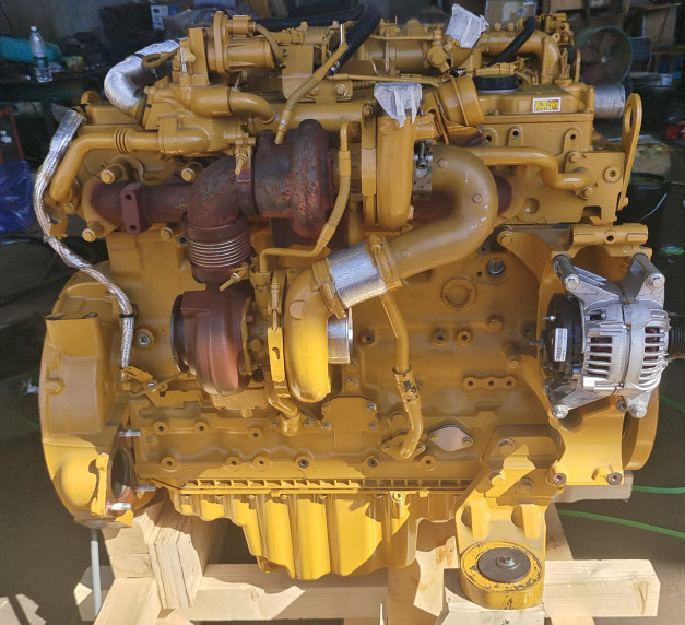 CATERPILLAR C7.1 - Motor - Kotrógép: 2 kép. CATERPILLAR C7.1 - Motor - Kotrógép: 2 kép.