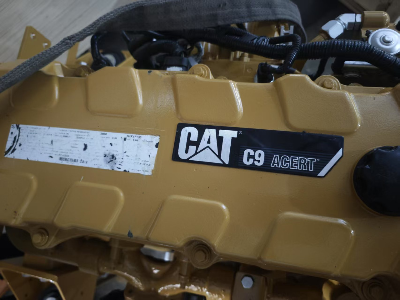 CATERPILLAR C9 - Motor - Kotrógép: 2 kép. CATERPILLAR C9 - Motor - Kotrógép: 2 kép.