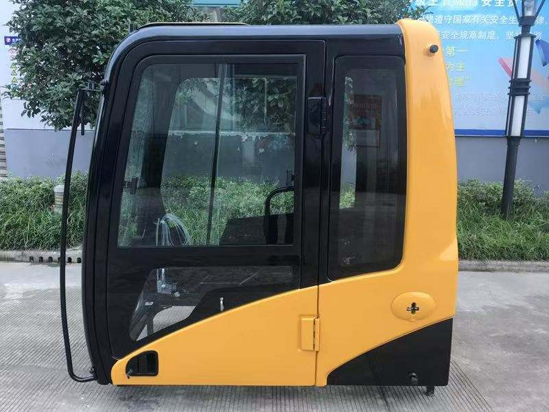 CATERPILLAR E318C E315D E320C E320D - Fülke - Kotrógép: 2 kép. CATERPILLAR E318C E315D E320C E320D - Fülke - Kotrógép: 2 kép.