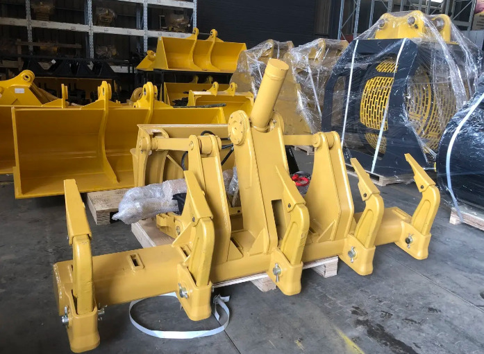 CATERPILLAR - Lazító - Gréder: 2 kép. CATERPILLAR - Lazító - Gréder: 2 kép.