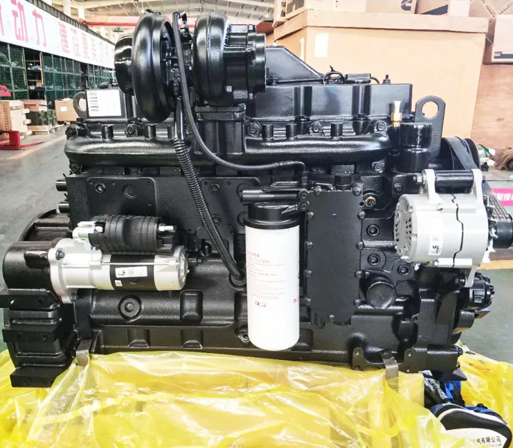 CUMMINS 6CTA8.3 - Motor - Kotrógép: 1 kép. CUMMINS 6CTA8.3 - Motor - Kotrógép: 1 kép.
