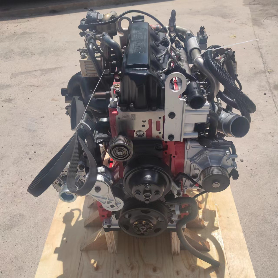 CUMMINS ISF3.8 - Motor - Kotrógép: 3 kép. CUMMINS ISF3.8 - Motor - Kotrógép: 3 kép.