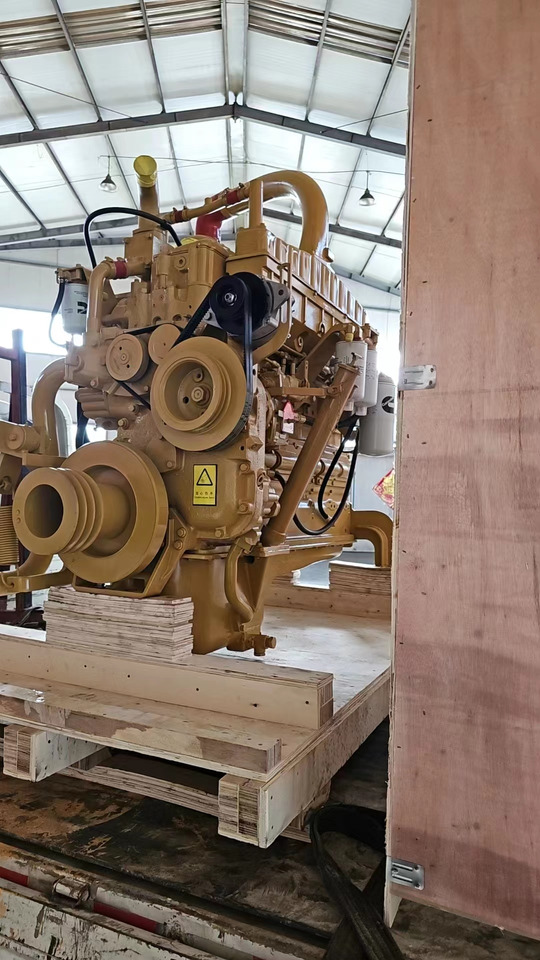 CUMMINS NTA855 - Motor - Buldózer: 4 kép. CUMMINS NTA855 - Motor - Buldózer: 4 kép.