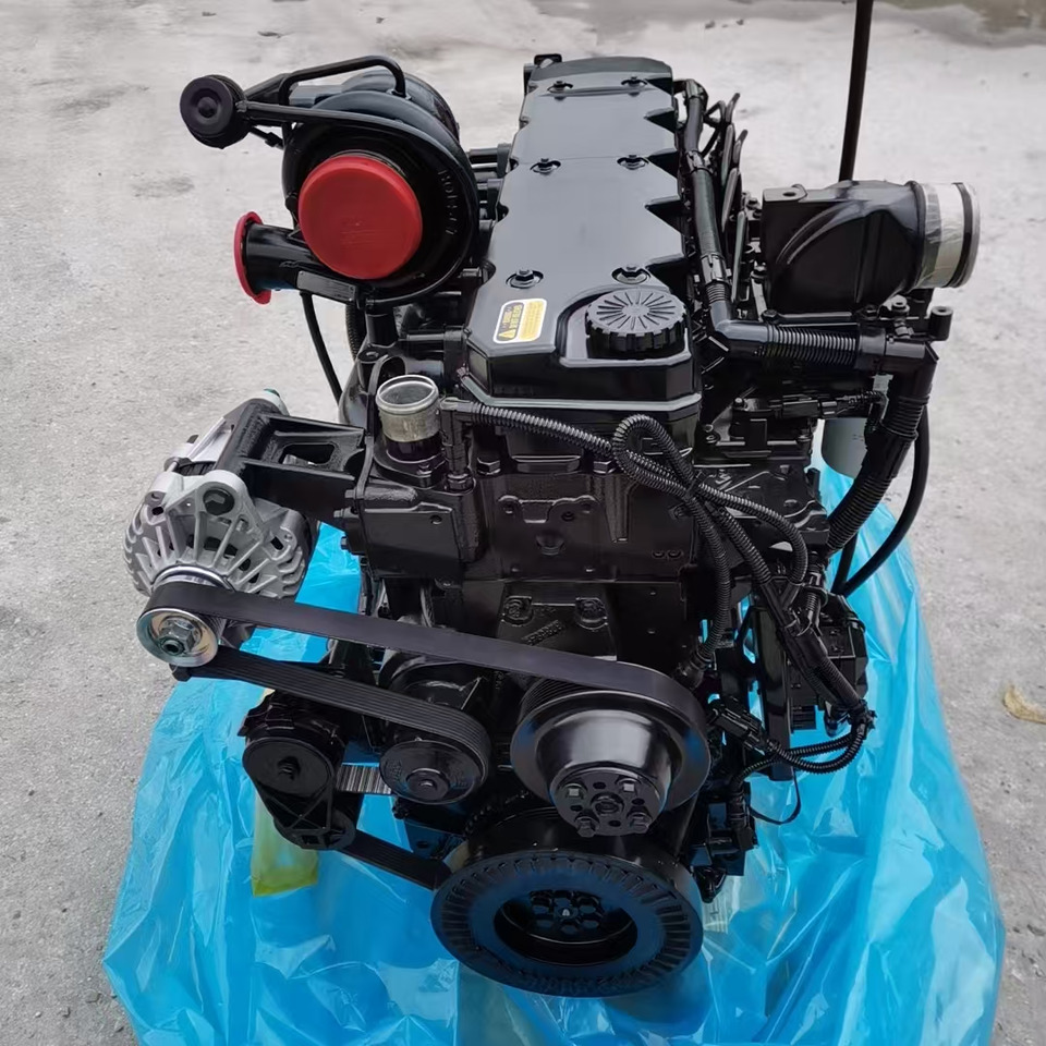 CUMMINS QSB6.7 - Motor - Kotrógép: 2 kép. CUMMINS QSB6.7 - Motor - Kotrógép: 2 kép.