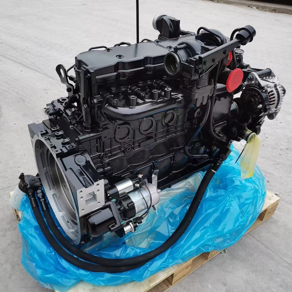 CUMMINS QSB6.7 - Motor - Kotrógép: 2 kép. CUMMINS QSB6.7 - Motor - Kotrógép: 2 kép.
