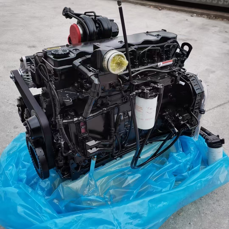 CUMMINS QSB6.7 - Motor - Kotrógép: 1 kép. CUMMINS QSB6.7 - Motor - Kotrógép: 1 kép.
