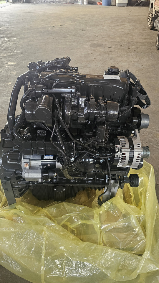 CUMMINS QSF3.8 - Motor - Kotrógép: 5 kép. CUMMINS QSF3.8 - Motor - Kotrógép: 5 kép.