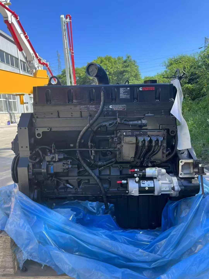 CUMMINS QSM11 - Motor - Kotrógép: 1 kép. CUMMINS QSM11 - Motor - Kotrógép: 1 kép.