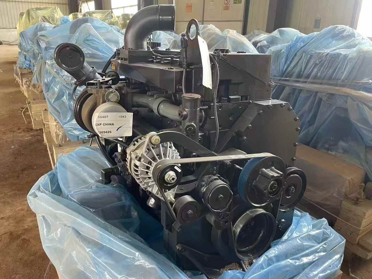 CUMMINS QSM11 - Motor - Kotrógép: 2 kép. CUMMINS QSM11 - Motor - Kotrógép: 2 kép.