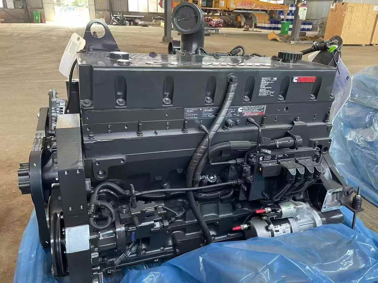 CUMMINS QSM11 - Motor - Kotrógép: 1 kép. CUMMINS QSM11 - Motor - Kotrógép: 1 kép.