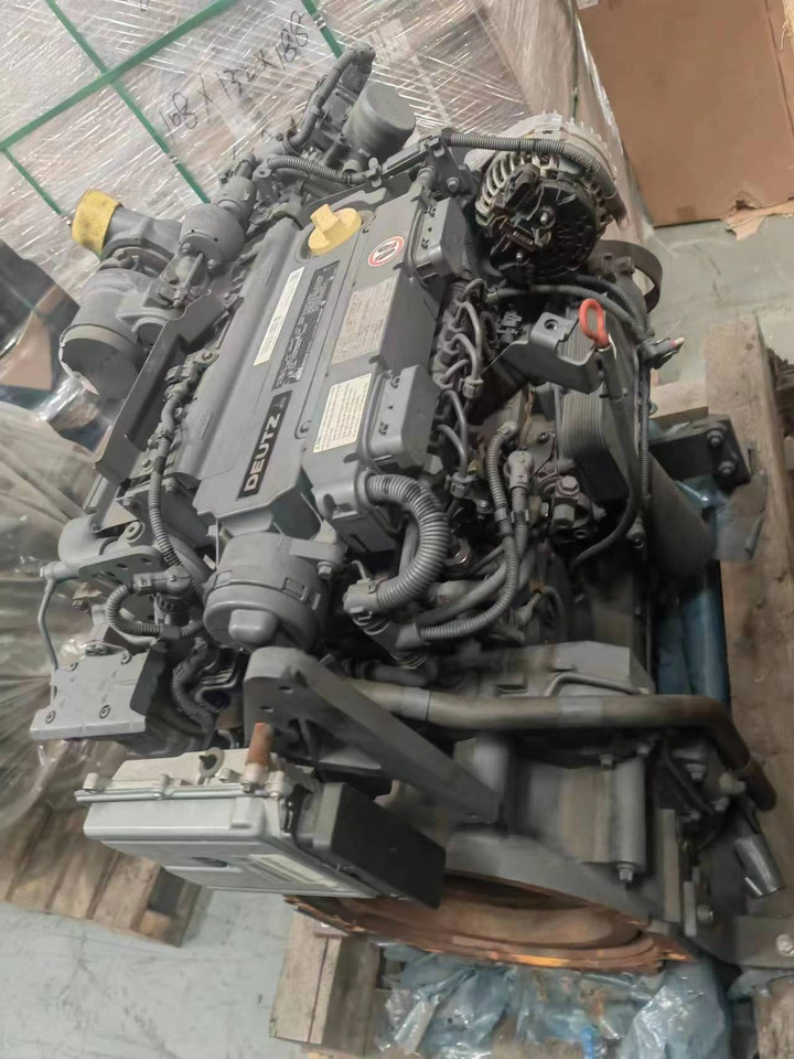 DEUTZ TCD4.1L4 - Motor - Villás targonca: 1 kép. DEUTZ TCD4.1L4 - Motor - Villás targonca: 1 kép.