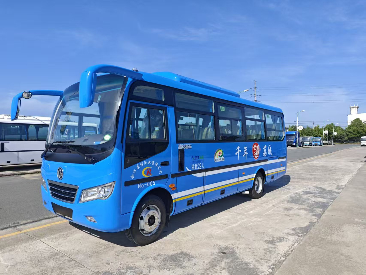 DONGFENG CNG 30 seats - Távolsági busz: 1 kép. DONGFENG CNG 30 seats - Távolsági busz: 1 kép.