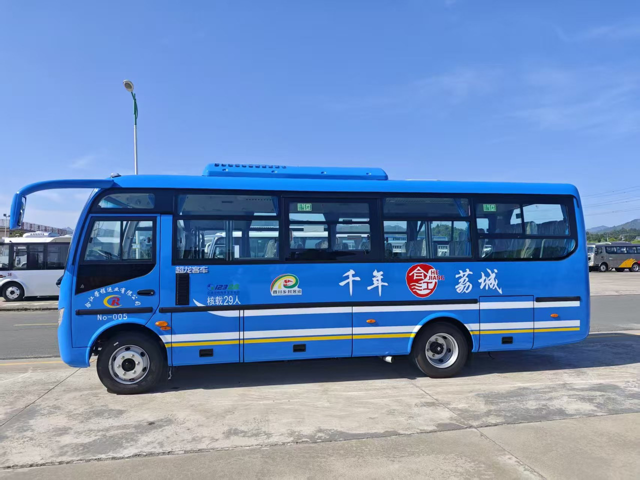 DONGFENG CNG 30 seats - Távolsági busz: 2 kép. DONGFENG CNG 30 seats - Távolsági busz: 2 kép.