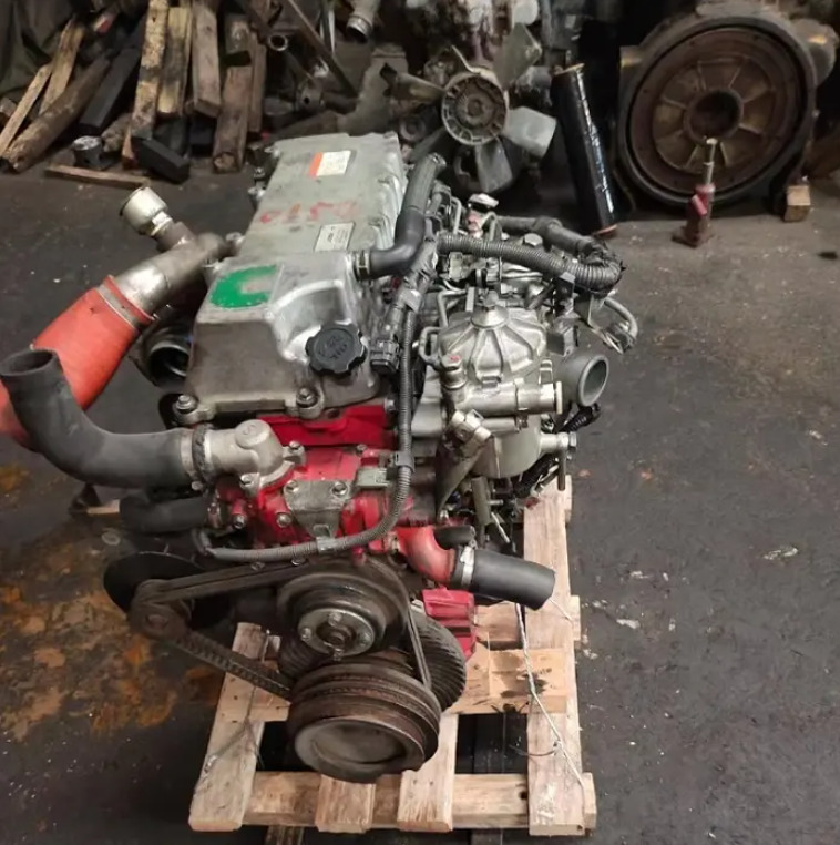 HINO J05E - Motor: 3 kép. HINO J05E - Motor: 3 kép.