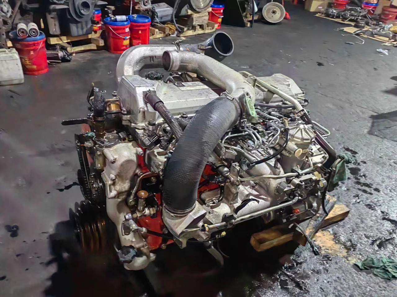 HINO J08E - Motor: 1 kép. HINO J08E - Motor: 1 kép.