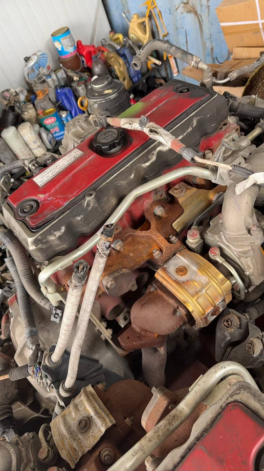 HINO N04C - Motor - Alvaz teherautó: 3 kép. HINO N04C - Motor - Alvaz teherautó: 3 kép.