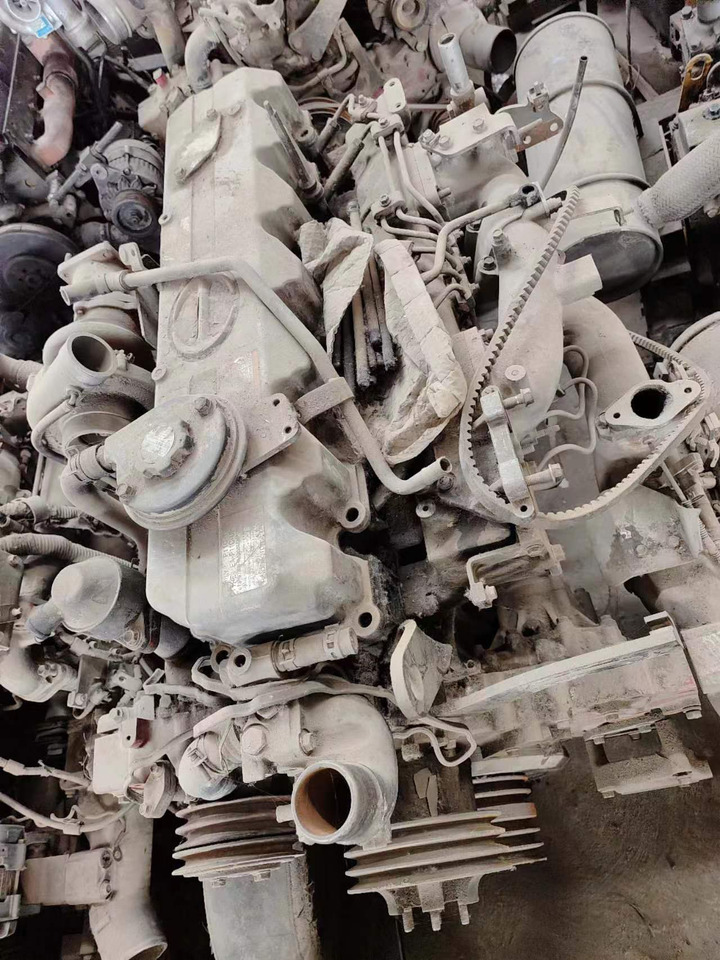 HINO p11c - Motor - Kotrógép: 1 kép. HINO p11c - Motor - Kotrógép: 1 kép.