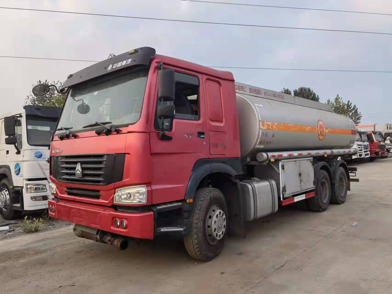 HOWO 20  cubic  meters - Tartályos teherautó: 3 kép. HOWO 20  cubic  meters - Tartályos teherautó: 3 kép.