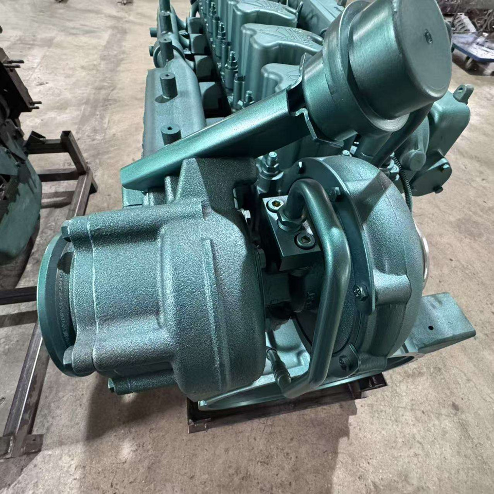 HOWO D10.38-40 - Motor - Traktor: 3 kép. HOWO D10.38-40 - Motor - Traktor: 3 kép.