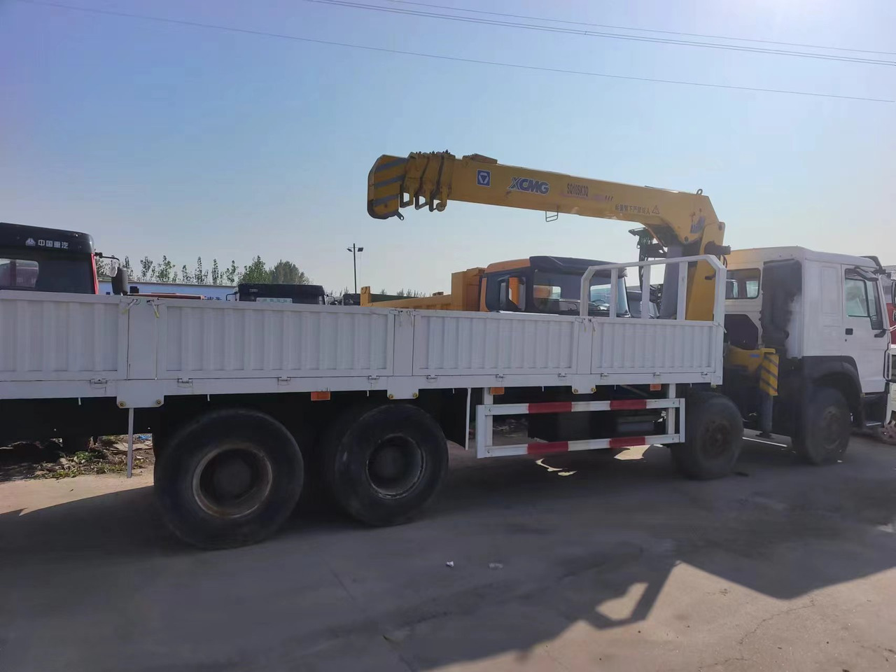 HOWO HOWO 371 chassis,10 TONS crane truck - Darus autó: 4 kép. HOWO HOWO 371 chassis,10 TONS crane truck - Darus autó: 4 kép.