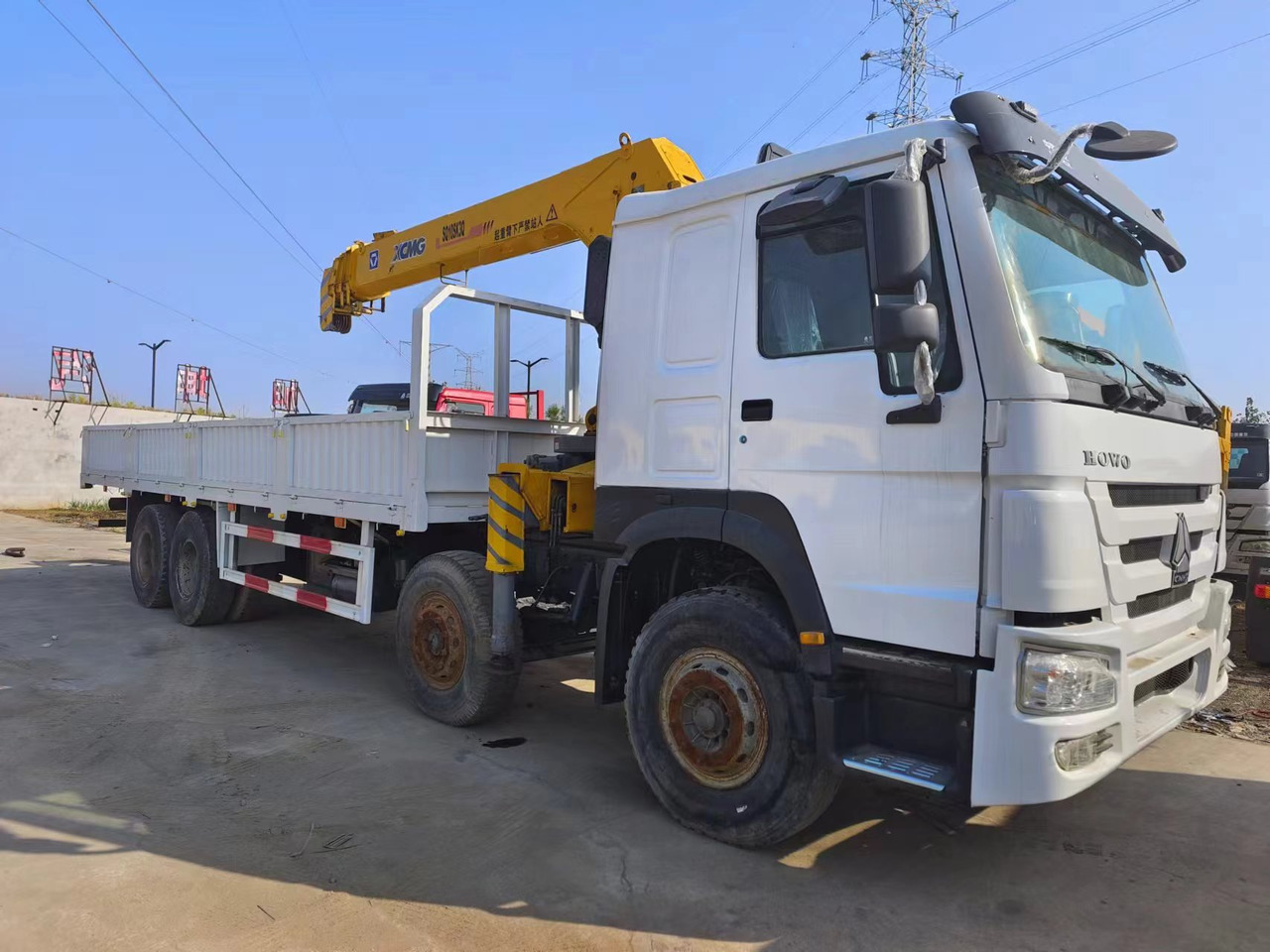 HOWO HOWO 371 chassis,10 TONS crane truck - Darus autó: 5 kép. HOWO HOWO 371 chassis,10 TONS crane truck - Darus autó: 5 kép.