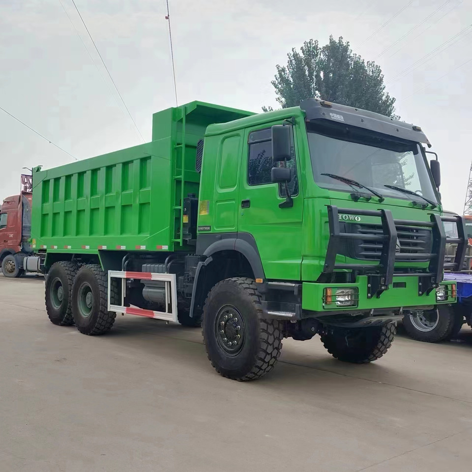 HOWO375 6*6 dump truck - Billenőplatós teherautó: 3 kép. HOWO375 6*6 dump truck - Billenőplatós teherautó: 3 kép.
