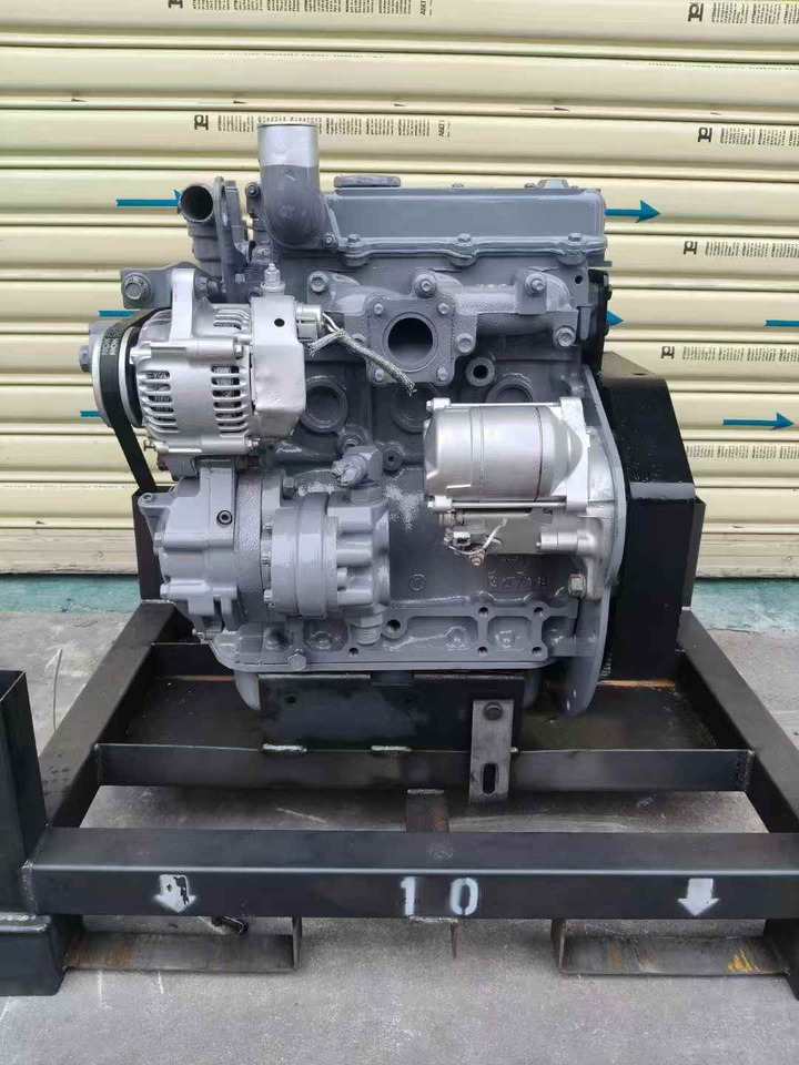 ISUZU 3LB1 - Motor - Kotrógép: 3 kép. ISUZU 3LB1 - Motor - Kotrógép: 3 kép.