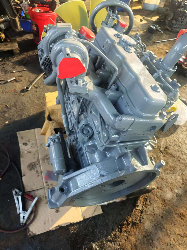 ISUZU 4BG1 - Motor - Kotrógép: 4 kép. ISUZU 4BG1 - Motor - Kotrógép: 4 kép.