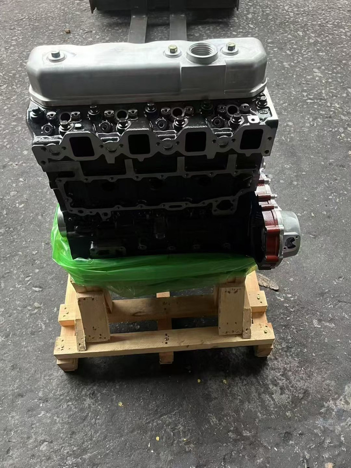 ISUZU 4BG1 - Motor - Kotrógép: 1 kép. ISUZU 4BG1 - Motor - Kotrógép: 1 kép.